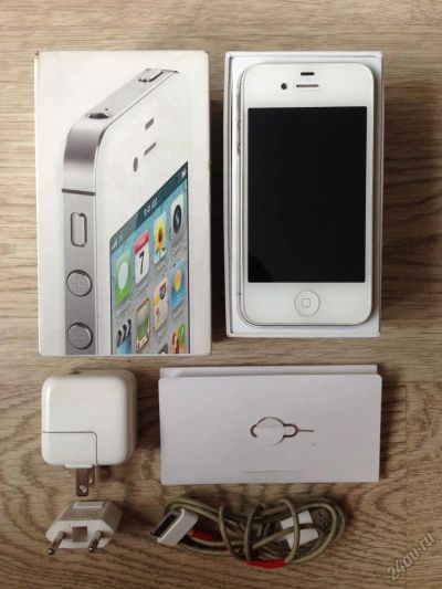 Лот: 5859115. Фото: 1. Iphone 4S 32 gb РСТ, полный комплект. Смартфоны