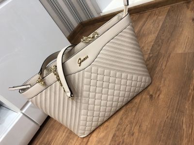 Лот: 14558156. Фото: 1. Сумка Guess. Сумки