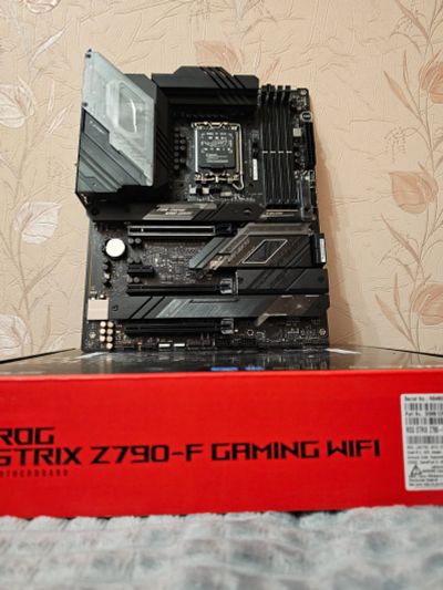 Лот: 21985087. Фото: 1. Материнская плата Asus Rog Strix... Материнские платы