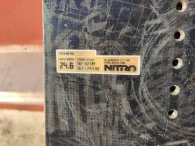 Лот: 14626868. Фото: 1. Сноуборд nitro volume 155. Сноуборды