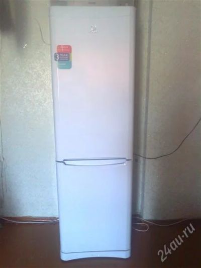Лот: 1925826. Фото: 1. Холодильник "Indesit". Холодильники, морозильные камеры