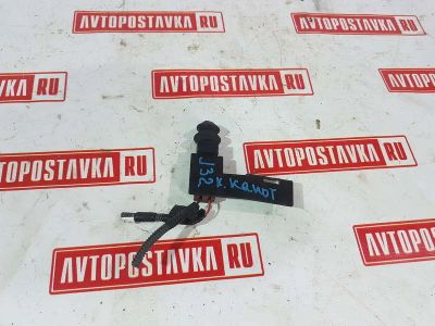 Лот: 20897975. Фото: 1. Концевик капота Nissan Teana J32... Двигатель и элементы двигателя