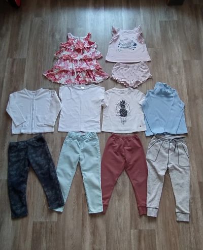 Лот: 20041719. Фото: 1. Пакет одежды на девочку 104 размер. Брюки, шорты, джинсы