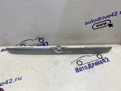 Лот: 21714300. Фото: 1. накладка багажника Mitsubishi... Двигатель и элементы двигателя