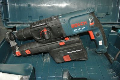 Лот: 18035492. Фото: 1. Перфоратор c пылесосом BOSCH GBH... Электроинструмент