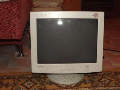 Лот: 3281079. Фото: 1. Монитор Samsung Samtron 76bdf... ЭЛТ-мониторы