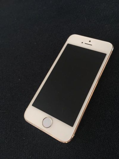 Лот: 14730973. Фото: 1. Продам Iphone 5S 16gb Gold. Смартфоны