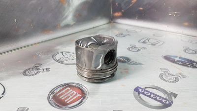 Лот: 23584650. Фото: 1. Поршень Land Rover Discovery 306DT... Двигатель и элементы двигателя