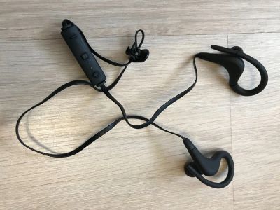 Лот: 17293812. Фото: 1. Bluetooth гарнитура. Наушники, гарнитуры