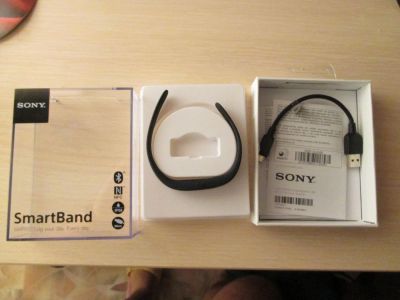 Лот: 7132691. Фото: 1. Фитнес-браслет Sony SmartBand... Браслеты
