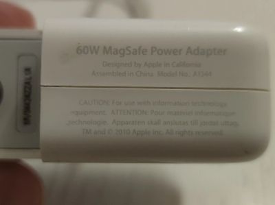 Лот: 17842680. Фото: 1. Зарядное устройство magsafe a1344. Зарядные устройства, блоки питания, адаптеры сетевые для смартфонов