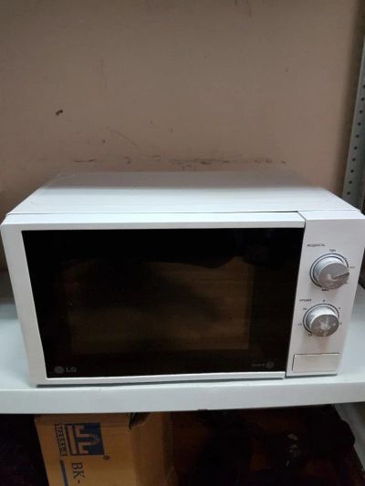 Лот: 10838848. Фото: 1. Микроволновая печь LG MS2022D... Микроволновки, мини-печи