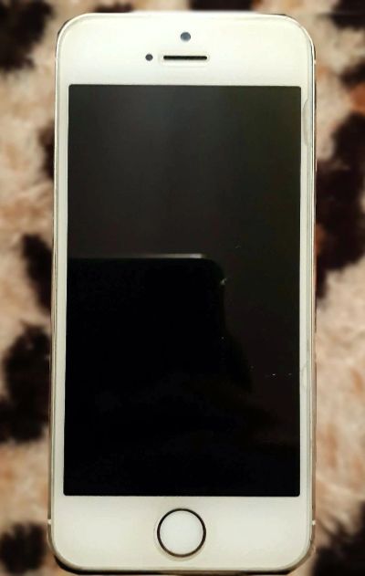 Лот: 16388948. Фото: 1. Телефон Apple iPhone 5S 16GB Gold... Смартфоны