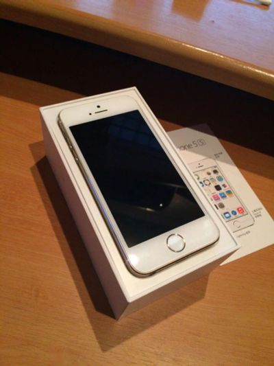 Лот: 8154567. Фото: 1. Iphone 5s 16gb gold Lte. Смартфоны