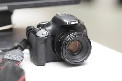 Лот: 10181429. Фото: 1. Фотоаппарат Canon EOS 550D. Цифровые зеркальные