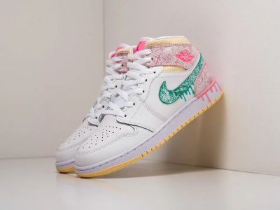 Лот: 24979600. Фото: 1. Кроссовки Nike Air Jordan 1 Mid. Кеды, кроссовки, слипоны