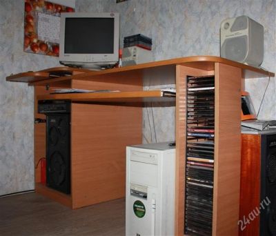 Лот: 1401523. Фото: 1. Компьютерный стол. Повторные торги. Стойки и тумбы для аппаратуры