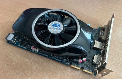 Лот: 24921582. Фото: 1. PCI-E Sapphire ATI Radeon HD5750... Видеокарты