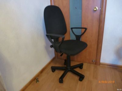 Лот: 13043473. Фото: 1. Кресло офисное черное ... металлическая... Стулья и кресла офисные