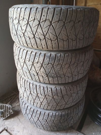 Лот: 20651935. Фото: 1. шины 4шт Dunlop. Шины