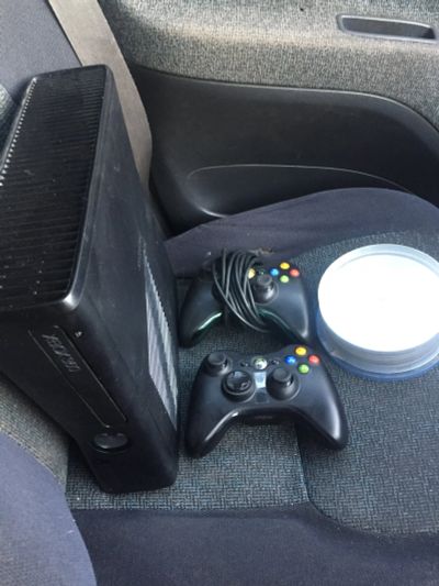 Лот: 15076970. Фото: 1. Xbox 360 slim. Игровые приставки, консоли