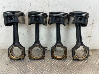 Лот: 24965125. Фото: 1. Шатун с поршнем Ford Focus CB4. Двигатель и элементы двигателя