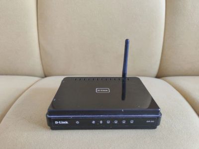 Лот: 17862116. Фото: 1. Wi-Fi роутер D-link DIR-300. Маршрутизаторы (роутеры)
