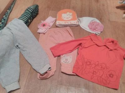 Лот: 7345373. Фото: 1. Вещички +сапожки на девочку. Другое (одежда и аксессуары)