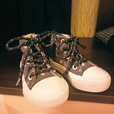 Лот: 15892418. Фото: 1. Детские кеды Benetton. Кеды, кроссовки