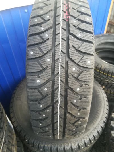 Лот: 12571571. Фото: 1. 215 65r16 Bridgestone Ice Cruise-7000. Шины