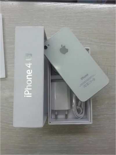 Лот: 7960946. Фото: 1. Продам iPhone 4s на 16 gb белый. Смартфоны