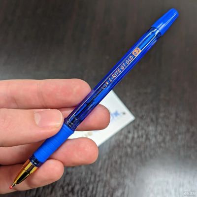 Лот: 18226203. Фото: 1. Ручка шариковая масляная с грипом... Ручки, карандаши, маркеры