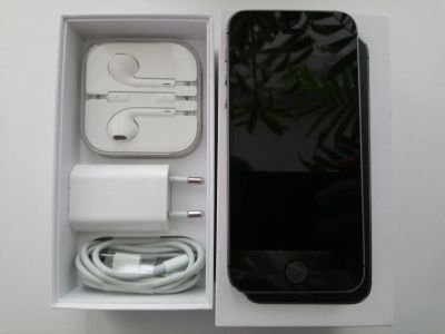 Лот: 11338169. Фото: 1. iPhone 5s 16GB Space Grey. Смартфоны