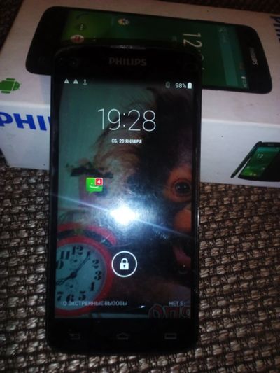 Лот: 20186342. Фото: 1. philips 1908. Смартфоны