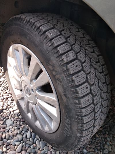 Лот: 12082015. Фото: 1. Yokohama ice GUARG 185/65/15 88Q... Шины