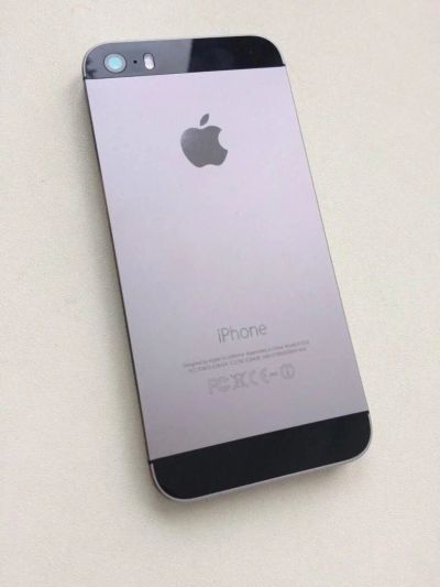 Лот: 9038153. Фото: 1. iPhone 5S Space Gray 16GB. Смартфоны