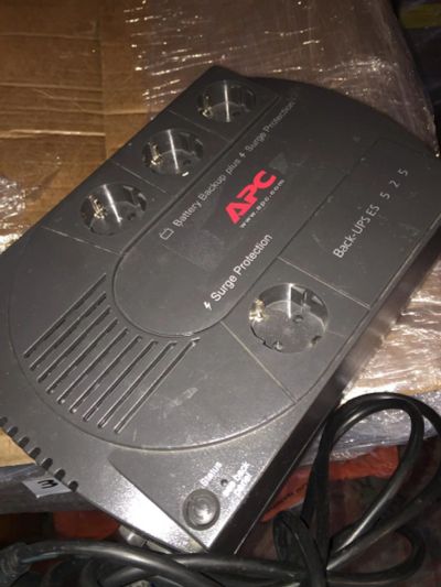 Лот: 7855177. Фото: 1. Бесперебойник APS Back-UPS 525. Другое (компьютеры, оргтехника, канцтовары)