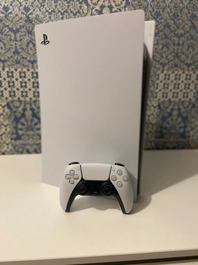 Лот: 18794406. Фото: 1. Sony Playstation 5 с дисководом... Игровые приставки, консоли