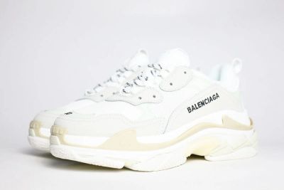 Лот: 16834787. Фото: 1. Кроссовки женские Balenciaga Triple... Кеды, кроссовки, слипоны