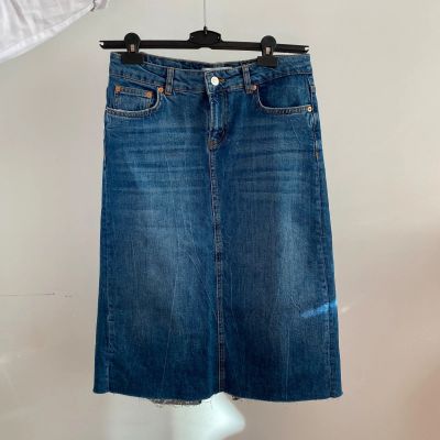 Лот: 16180133. Фото: 1. Джинсовая юбка Zara, размер М. Юбки