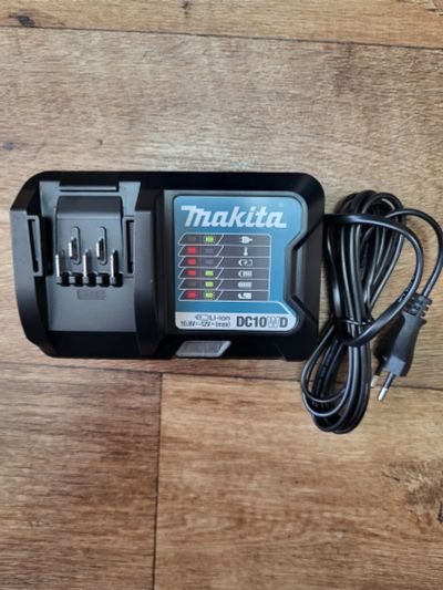 Лот: 20229900. Фото: 1. Зарядное makita dc10wd. Другое (инструмент и расходные)