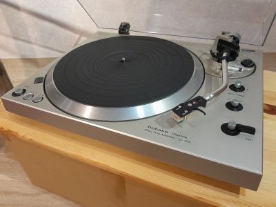 Лот: 23017908. Фото: 1. Technics SL-1301 + Technics EPC... Виниловые проигрыватели и электрофоны