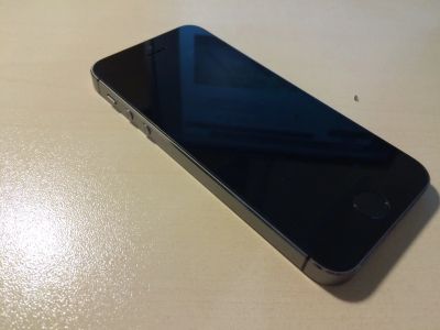 Лот: 10458239. Фото: 1. iPhone 5s 32 gb. Смартфоны