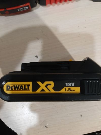 Лот: 18152893. Фото: 1. Батарея Dewalt 18v. Расходные материалы, сменные насадки