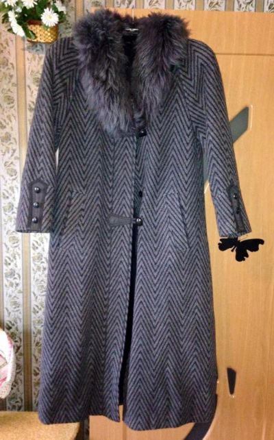 Лот: 6137661. Фото: 1. Пальто 42-44 размер. Верхняя одежда