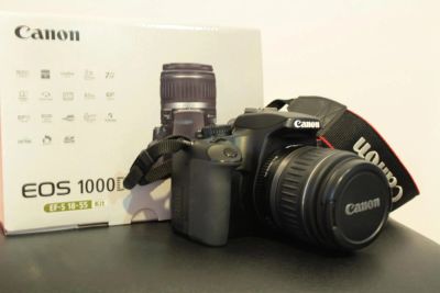 Лот: 6199173. Фото: 1. Зеркальный фотоаппарат Canon EOS... Цифровые зеркальные