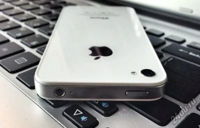 Лот: 4966247. Фото: 1. iphone 4s 16gb (16) White Free-Sim. Кнопочные мобильные телефоны