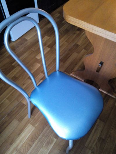 Лот: 13986714. Фото: 1. 4 стула, металлические, сиденья... Столы, стулья, обеденные группы