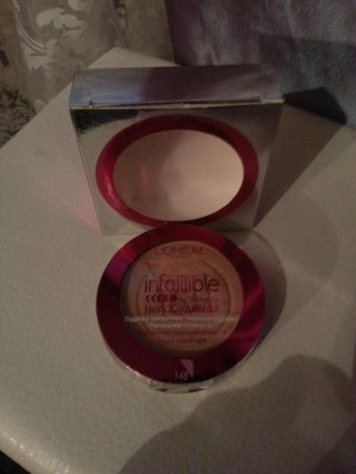 Лот: 6515657. Фото: 1. Кремовая компактная пудра L'Oreal... Макияж