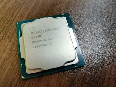 Лот: 21788256. Фото: 1. Процессор Intel Pentium Gold G5400... Процессоры